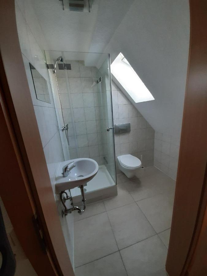 Biberach-Riss-Zimmer-Frei, Einzel-Zimmer Bad Kueche Birkenhard Exterior foto