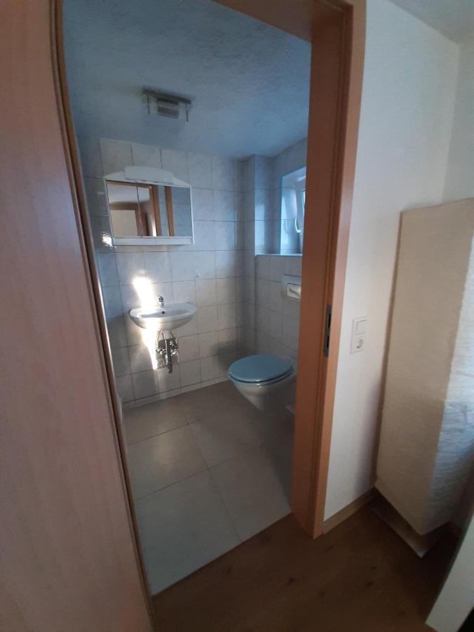 Biberach-Riss-Zimmer-Frei, Einzel-Zimmer Bad Kueche Birkenhard Exterior foto