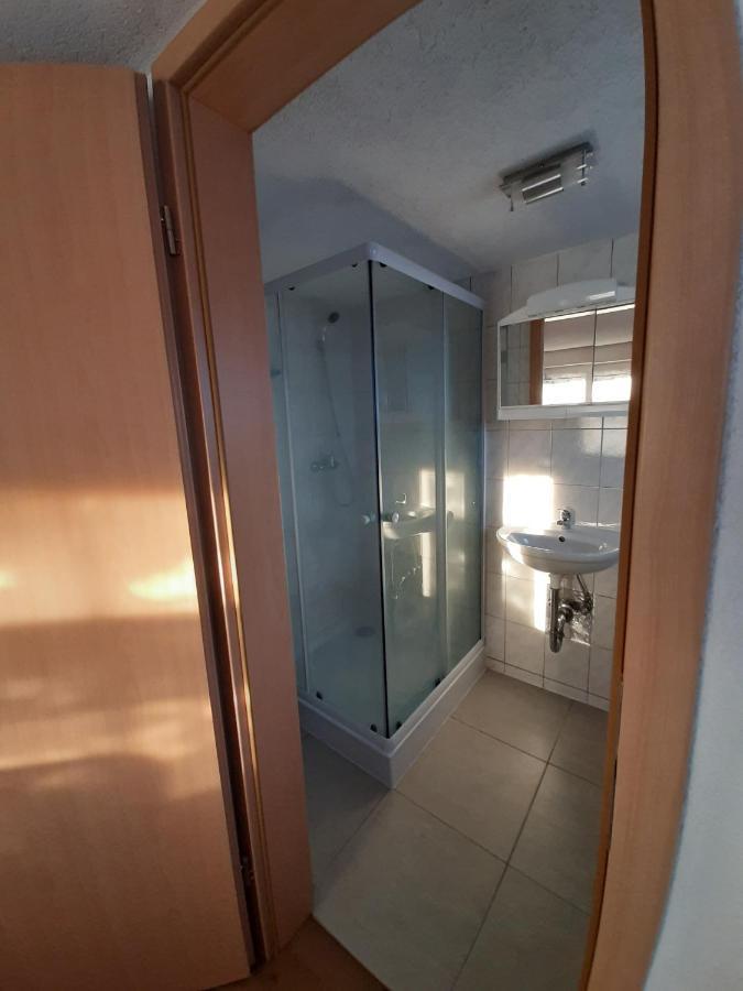 Biberach-Riss-Zimmer-Frei, Einzel-Zimmer Bad Kueche Birkenhard Exterior foto