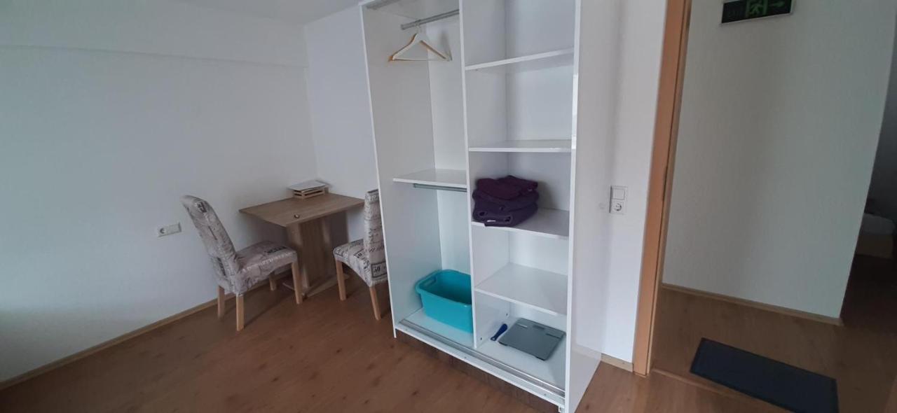 Biberach-Riss-Zimmer-Frei, Einzel-Zimmer Bad Kueche Birkenhard Exterior foto