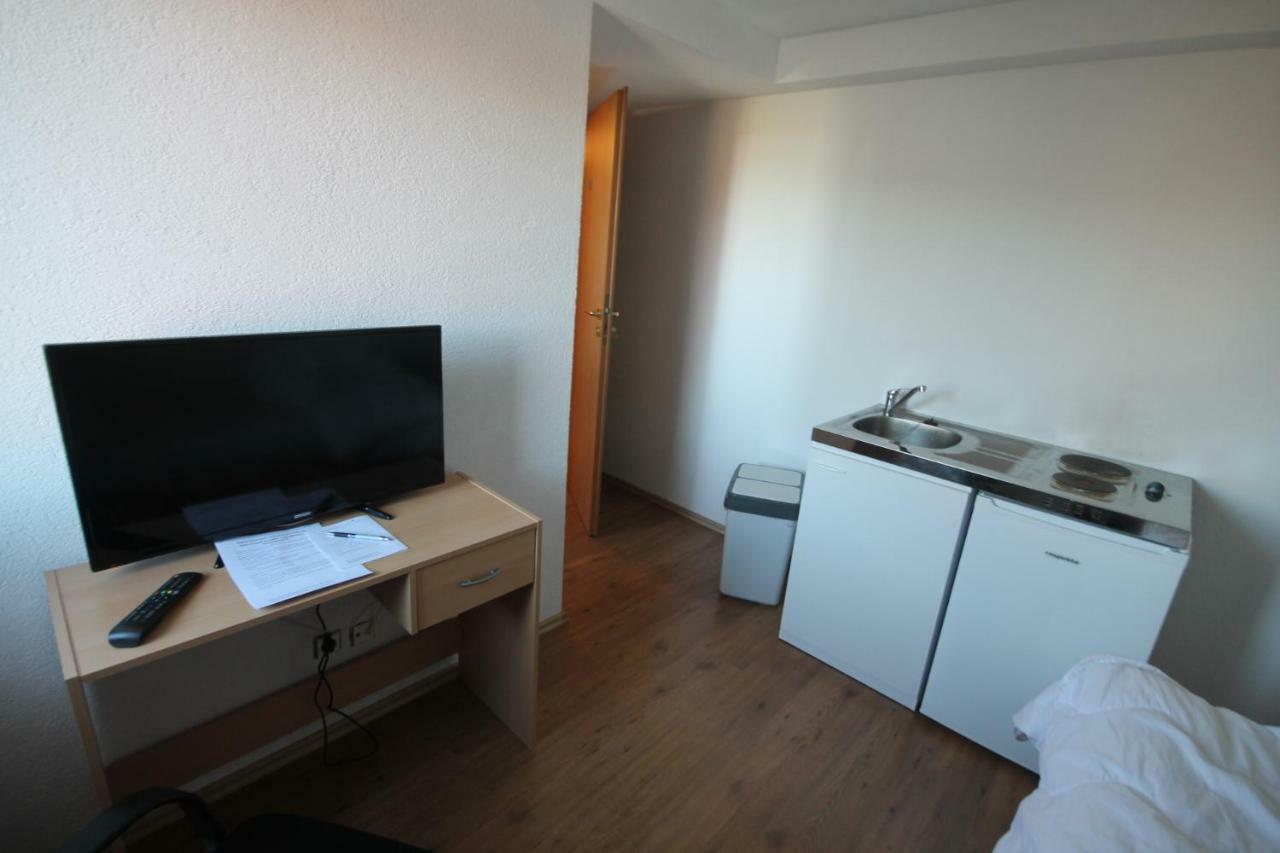 Biberach-Riss-Zimmer-Frei, Einzel-Zimmer Bad Kueche Birkenhard Exterior foto